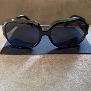 Women’s Fendi Sunglasses